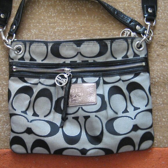 Authentic COACH Poppy Moonlight Crossbody Signature Bag, Black Gray #17047 - Picture 2 of 13